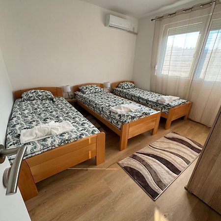 Vuk Apartman Доньи-Милановац Экстерьер фото