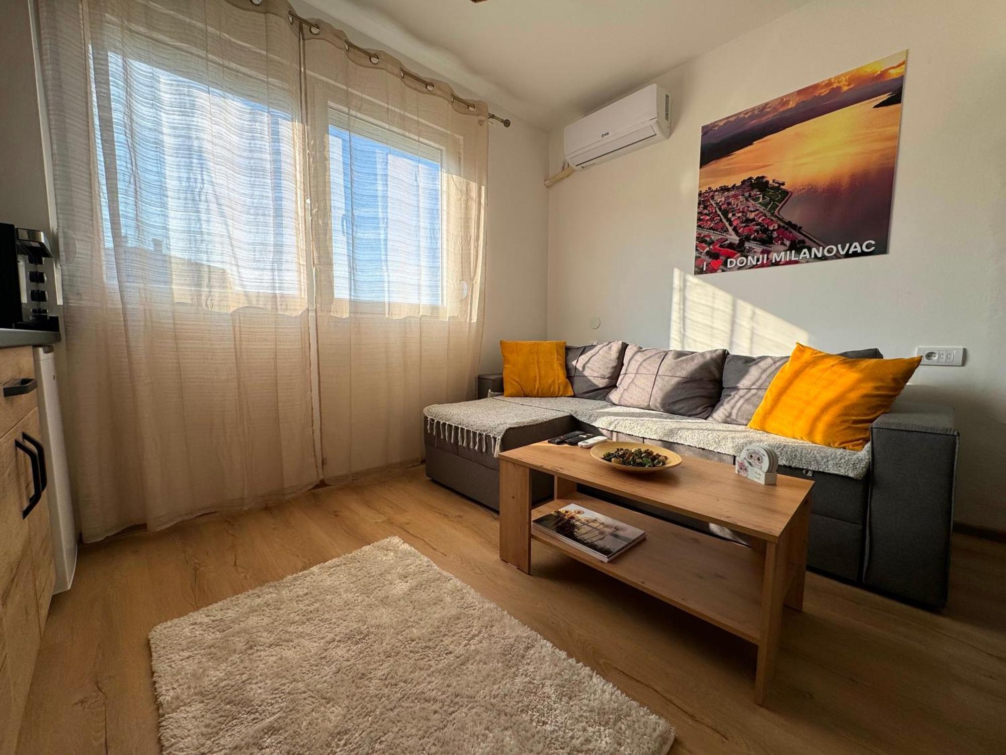 Vuk Apartman Доньи-Милановац Экстерьер фото