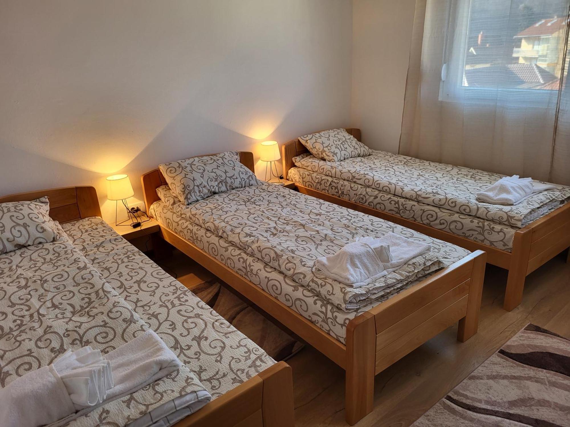 Vuk Apartman Доньи-Милановац Экстерьер фото